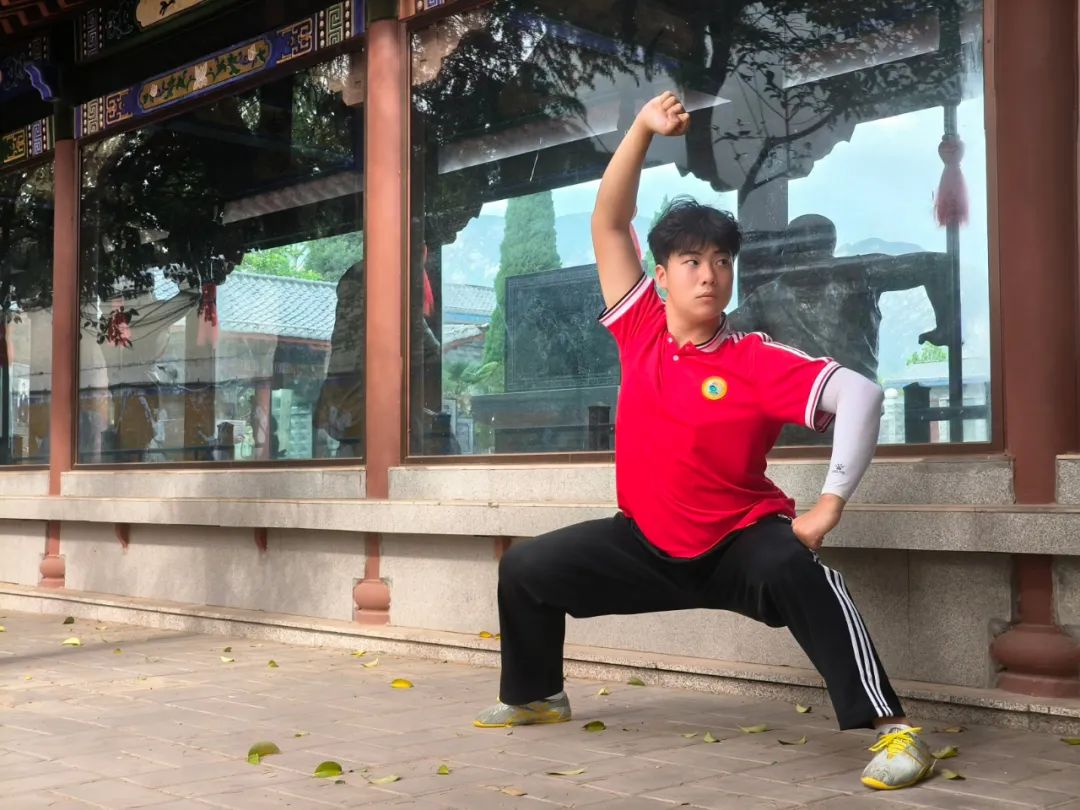 河南少林小龙武校全托套路学员王子浩然一招一式皆成长