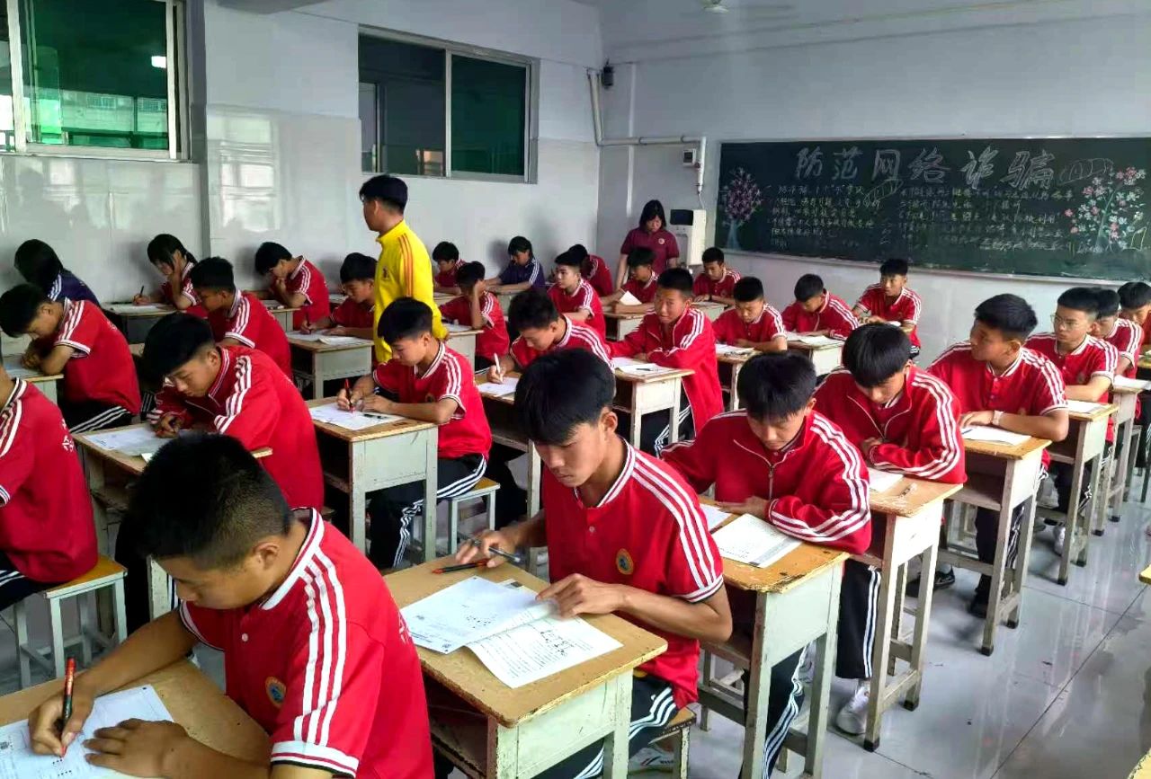 河南少林小龙武校