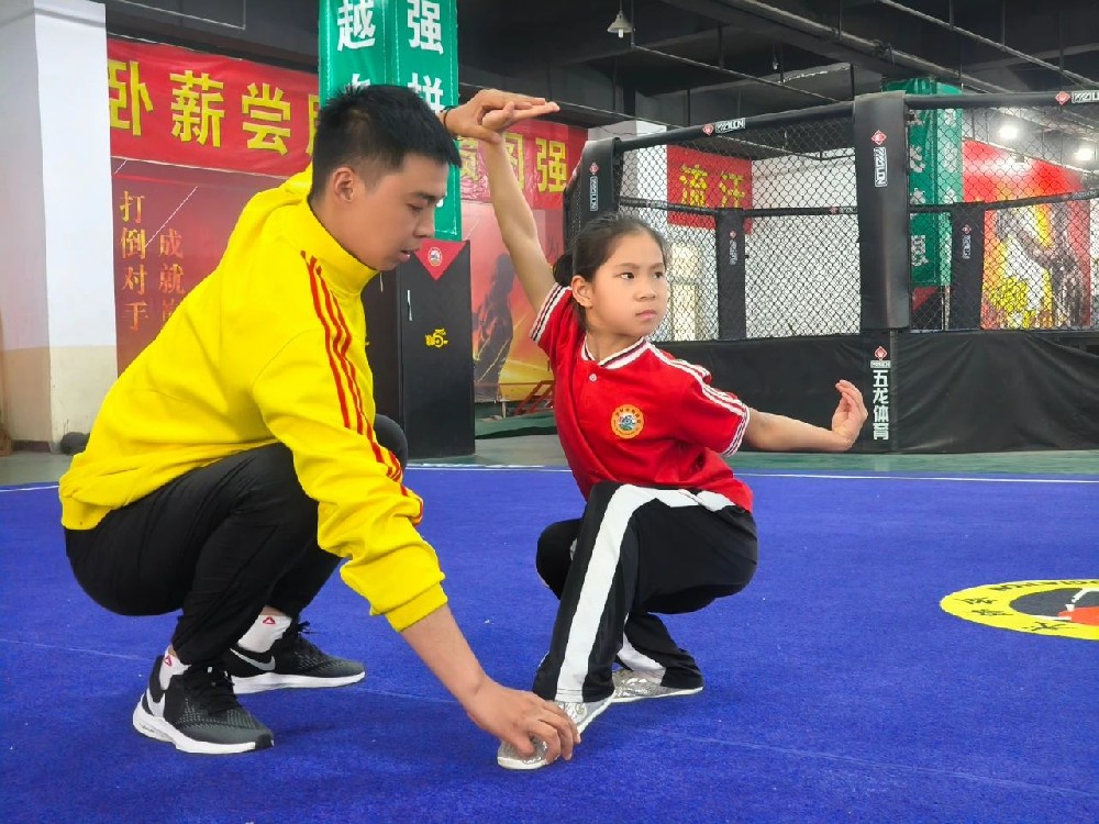 河南少林小龙武校