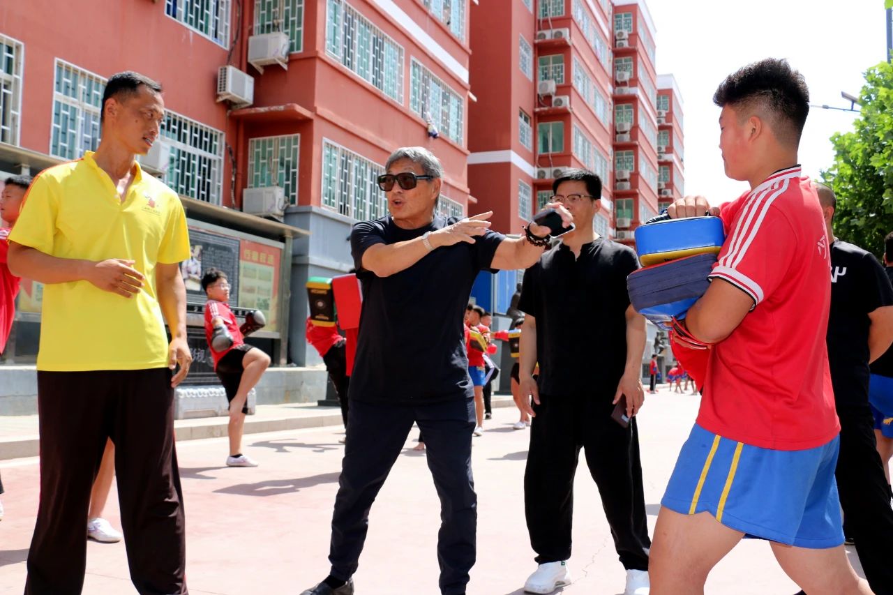 河南少林小龙武校