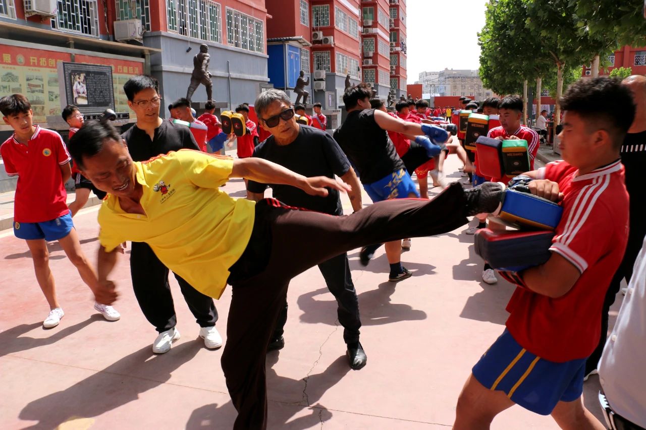 河南少林小龙武校