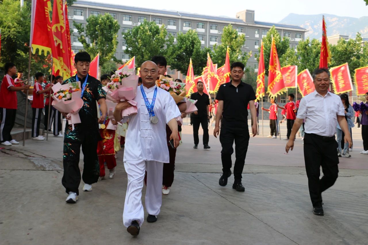 河南少林小龙武校