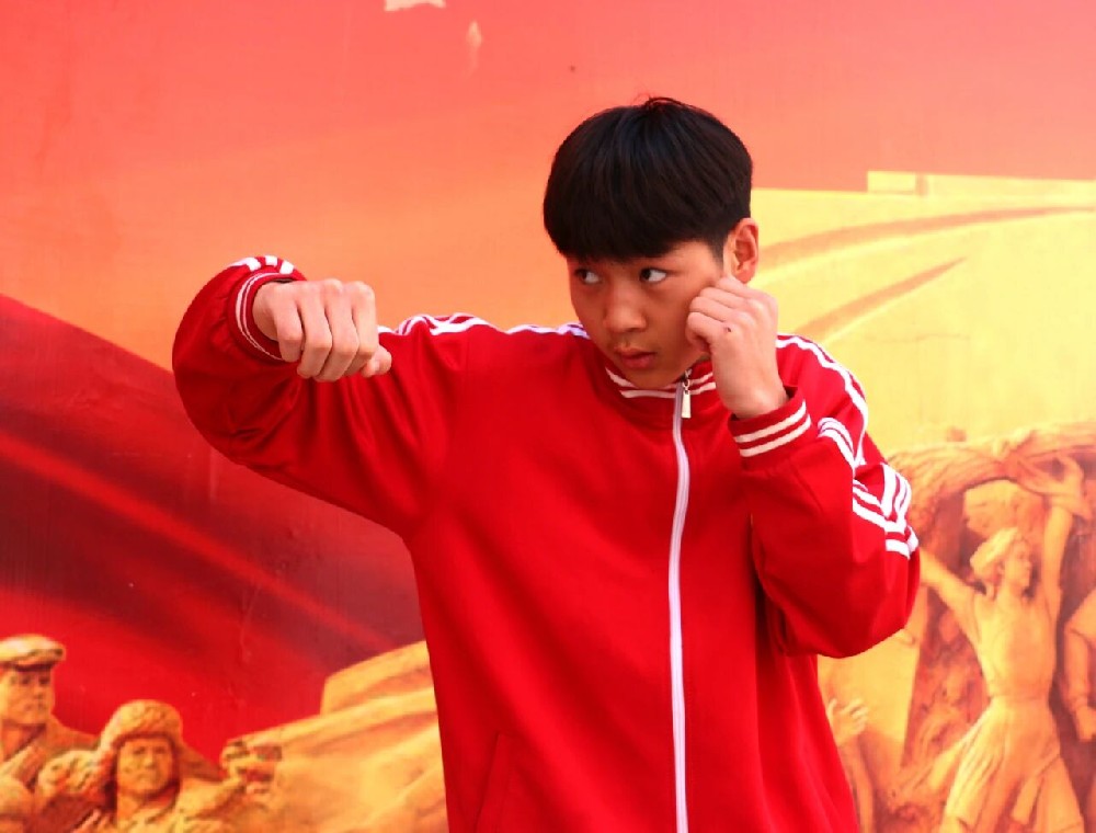 少林小龙武校竞训散打部学员刘帅勇夺全国青少年自由搏击锦标赛冠军