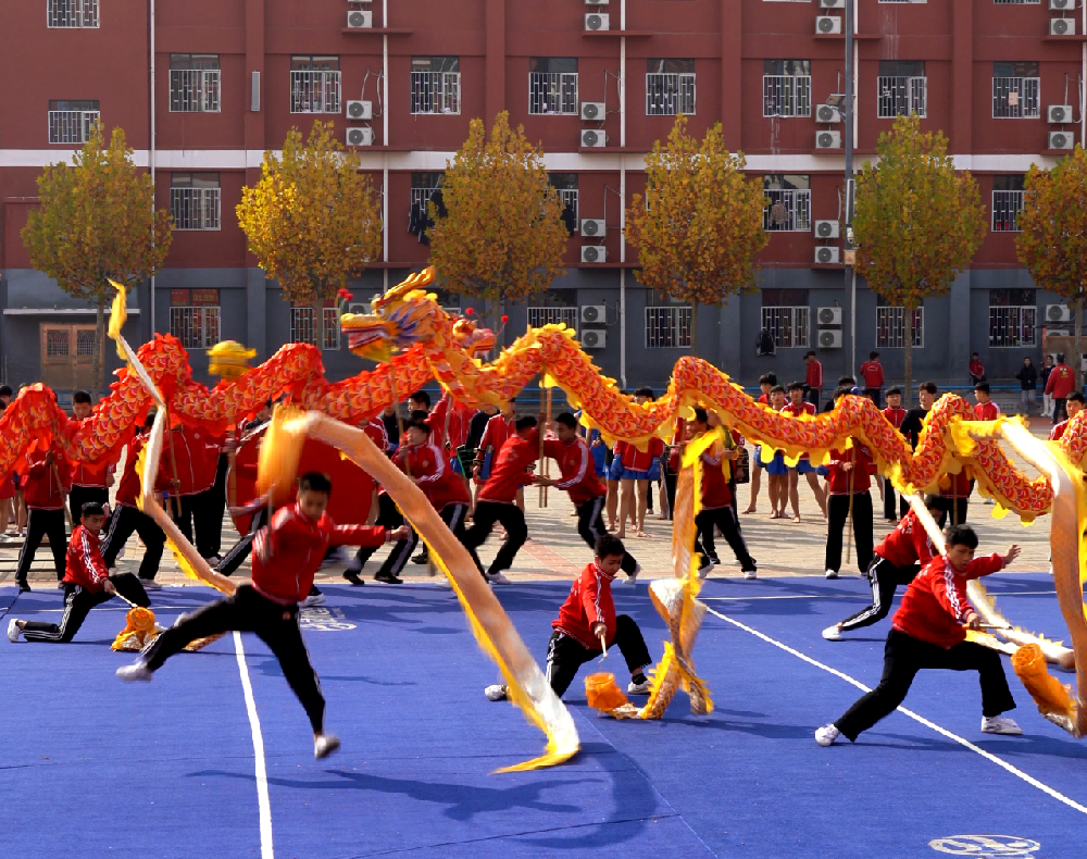 少林小龙武校竞训表演部：竞训夯基础、表演呈盛宴，全力筹备第77届校运会