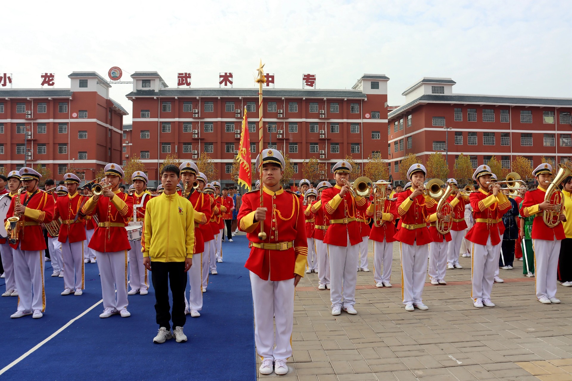青春似火燃赛场 武韵飞扬展风华——少林小龙武校第77届运动会盛大启幕
