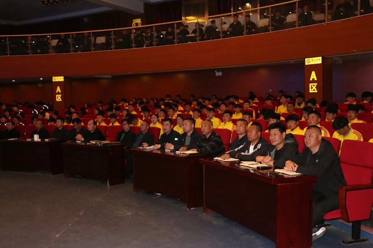 嵩山少林小龙武校