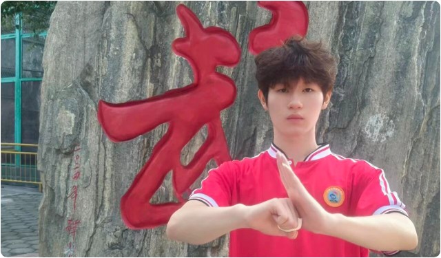 河南少林小龙武校优秀学员王振东