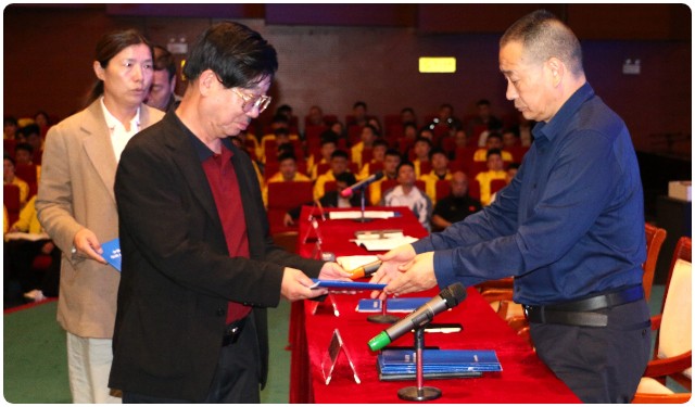 河南少林小龙武校